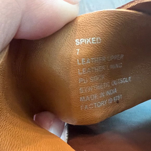 Steve Madden gold spiked slide sandal - Picture 2 of 3